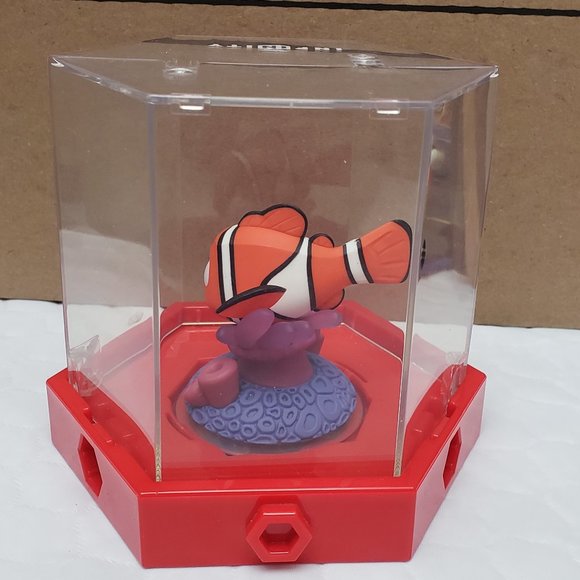 Disney Infinity Finding Nemo Figure With Display Case - Picture 2 of 4
